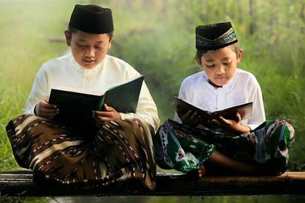Dibalik Dinding Pesantren: 10 Ragam Istilah Santri yang Membentuk Karakter Kuat