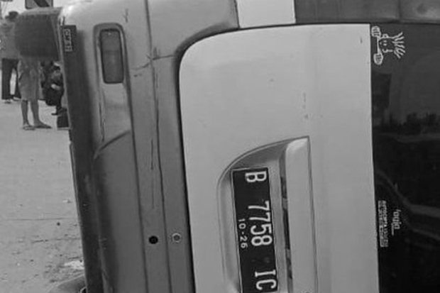 Tragedi Tol Brebes: 2 Santri Tewas, 7 Luka-Luka dalam Kecelakaan Mobi